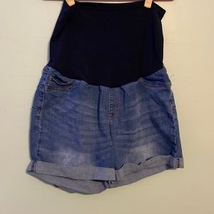 Maternity shorts